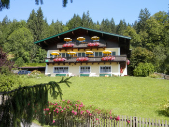 Haus Bartlmä im Sommer. Urlaub in Lofer. Appartements, Apartments, Ferienwohnungen