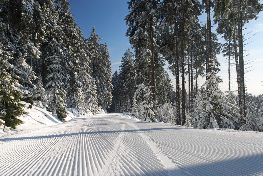 Perfekt präparierte Pisten warten im Skigebiet Braunlage Wurmberg darauf entdeckt zu werden