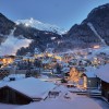 Blick auf Ischgl und die beleuchtete Talabfahrt (Nr. 1).